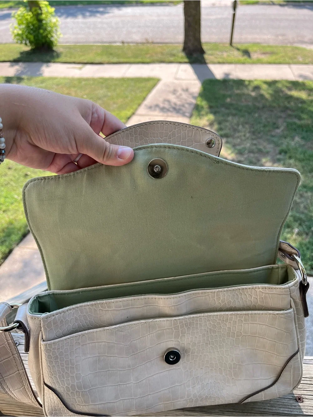 Liz Claiborne chic cream